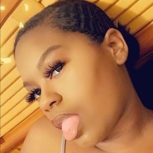 Meet your Posher, Kendra